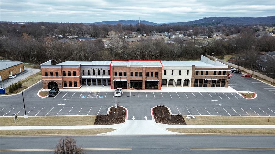 Retail spaces for lease in the newly built Bristol Commons! Suites currently in shell condition. Ownership offering a generous TI allowance. Property centrally located just of W Main St in Farmington. 

Shell spaces in a Class A retail/office building.

$60 psf TI allowance w/ 5-year term.

Tenant pays utilities, taxes, insurance, & CAM.

Just off Hwy 62 with ample parking.

Less than 4 miles to I-49.