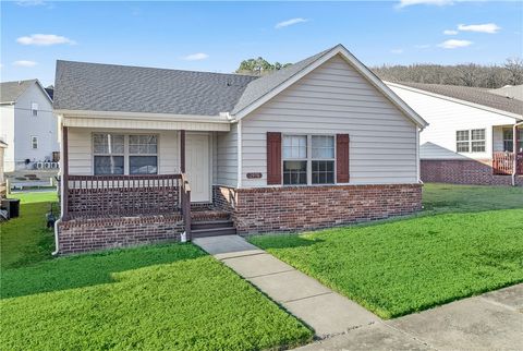 Photo of 2970 W Old Farmington Road, Fayetteville, AR 72704 (MLS # 1335724)