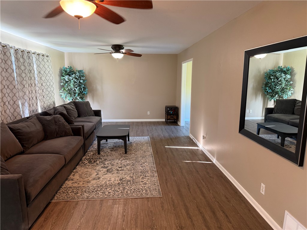 Photo 1 of 12 — 324 Buchanan Avenue, Fayetteville, AR 72701