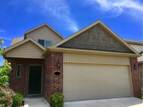 Photo of 2638 N Valencia Avenue, Fayetteville, AR 72703 (MLS # 1331558)