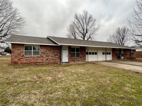 Photo of 2002 Horseshoe Drive B #B, Springdale, AR 72762 (MLS # 1353290)