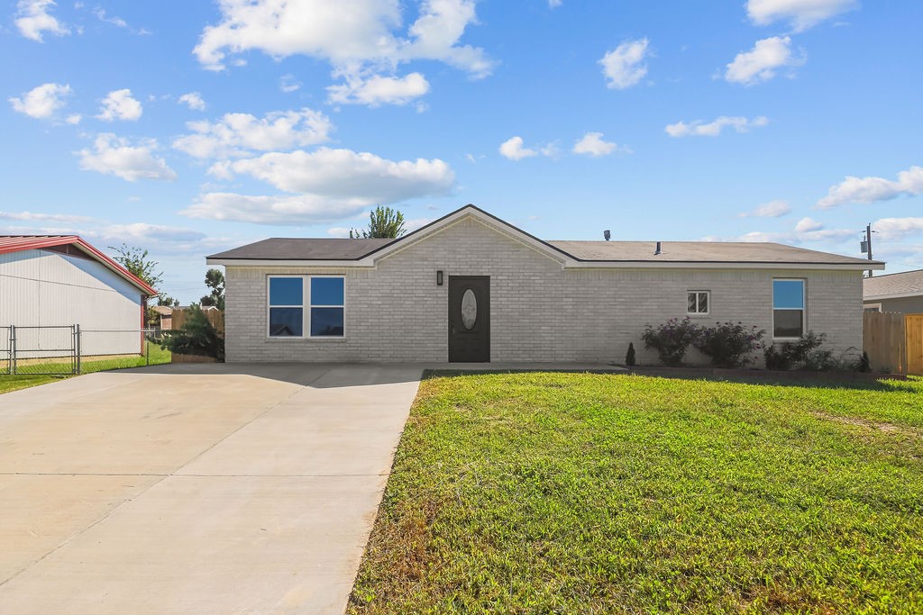 Bishop Manor Rogers - Residential