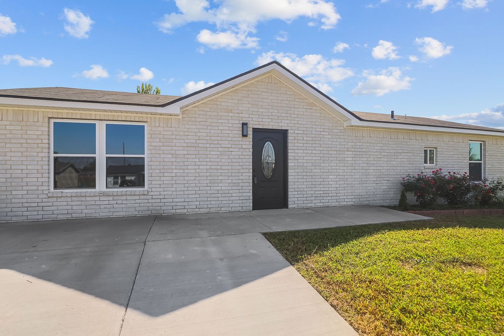 Bishop Manor Rogers - Residential