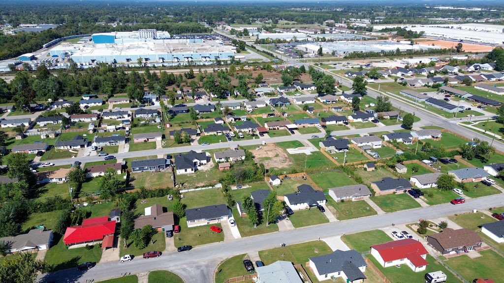Bishop Manor Rogers - Residential