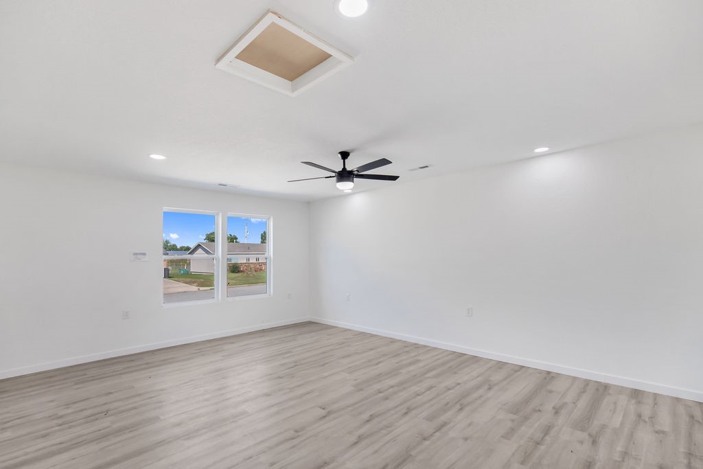 Bishop Manor Rogers - Residential