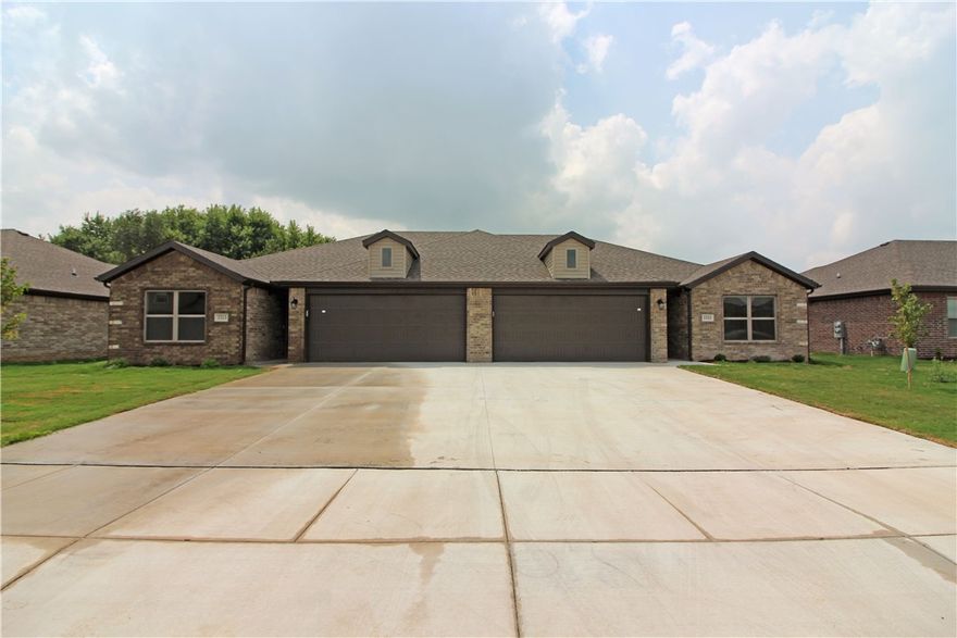 Wonderful location, all brick 3-bedroom 2-bath townhome. Granite counters tops, island bar, open plan concept and just minutes away from Bentonville activities and quick access to the heart of Centerton. 2 car garage, large privacy fenced yard. Wood look tile through main living areas with the comfort of carpeted bedrooms. Occupied. 24 notice only. 1 small pet negotiable with increased rent and deposit.