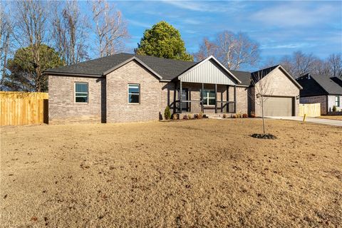 Single Family Residence in Gentry AR 200 Ryder Street 1.jpg