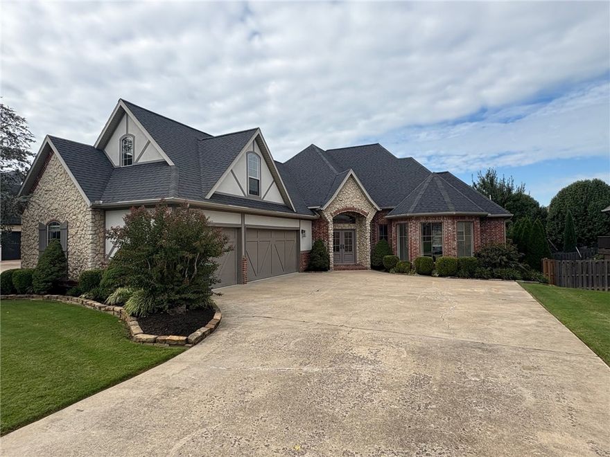 Beautifully Remodeled Lakefront Home in Shadow Valley!
Stunning 4BR, 3.5BA home with open floorplan and panoramic views of Lake Inverness. Features include formal dining, office/den, spacious living room with fireplace, and a gourmet kitchen with large island and sliding doors leading to a 700 sq ft composite deck. Main-level primary suite offers private deck access. Upstairs includes 2 bedrooms with shared bath and a large bonus/4th bedroom with en suite bath. Oversized 3-car garage with built-in workbench and storage. Recent updates: new oven/stove, dishwasher, flooring, tankless water heater, HVAC, and roof. Move-in ready lakefront living with golf, clubhouse, pool, fitness, tennis, and more!
