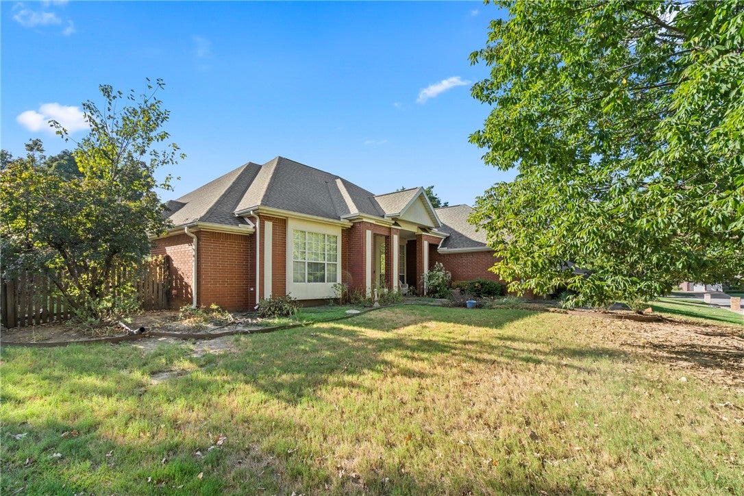 1631 N Arthurs Court