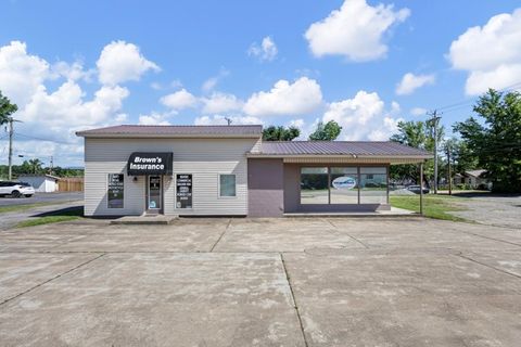 Photo of 309 Main Street, Clarksville, AR 72830 (MLS # 1345068)