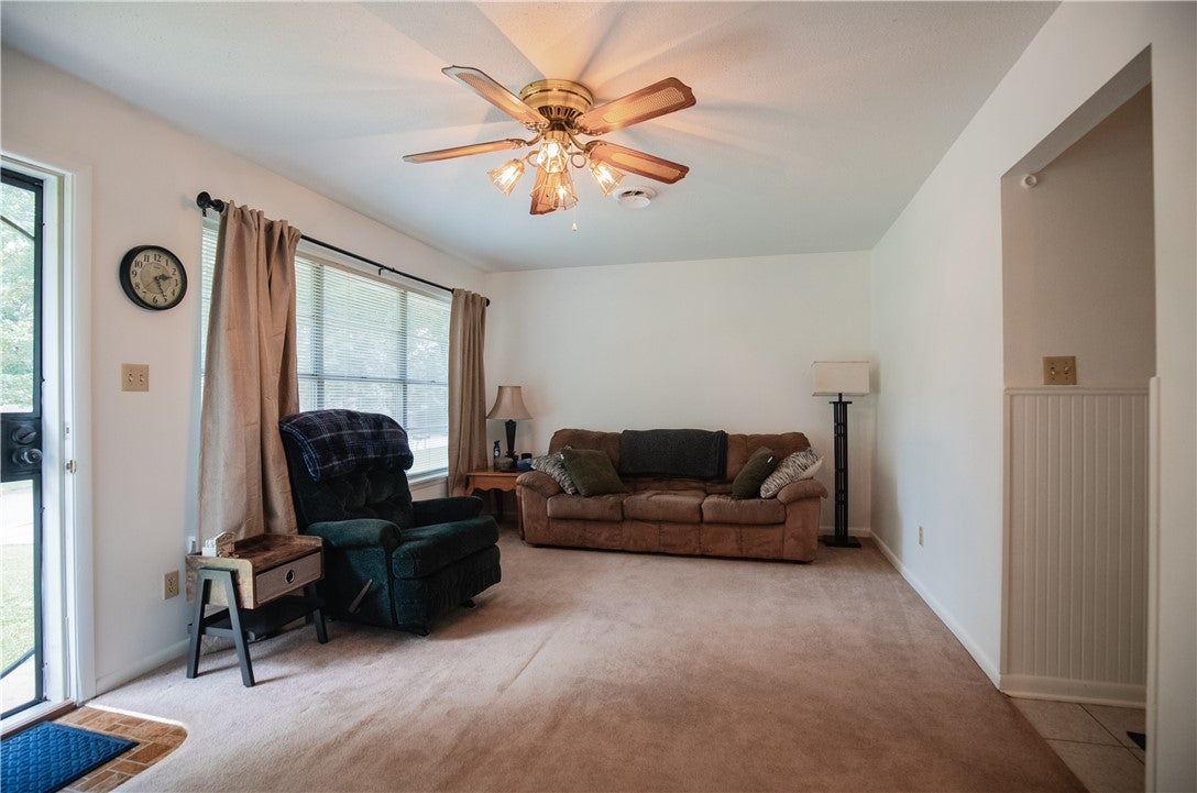 2202 Cottonwood Place - Photo 4
