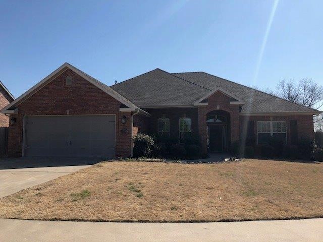 Spacious 3 bedroom 2 bath plus formal dining. House features include: granite countertops, glazed cabinets, large master walk-in closet, privacy fenced yard & backyard storage shed. Pets Negotiable.