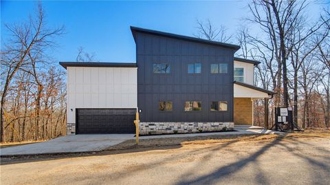 Photo of 20 Bobwith Lane, Bella Vista, AR 72714 (MLS # 1337942)