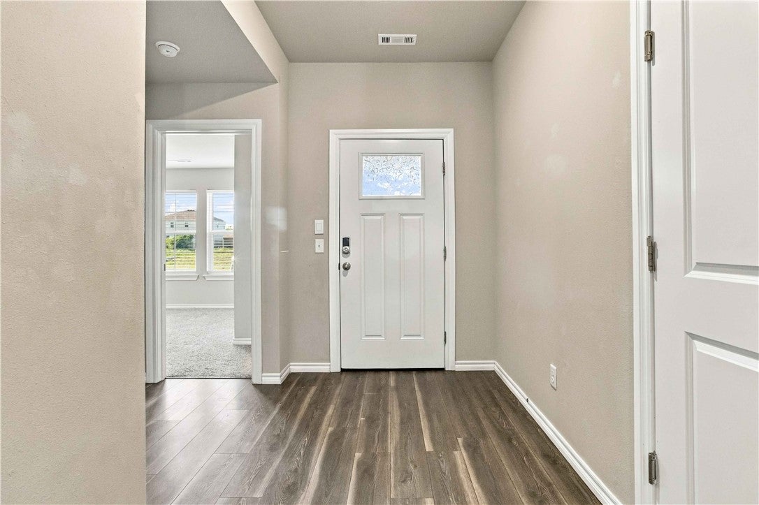 501 Cattleman Lane