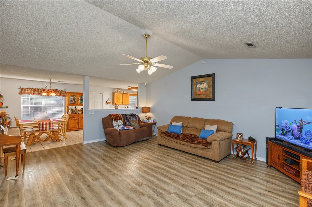 3839 Derrick Lane