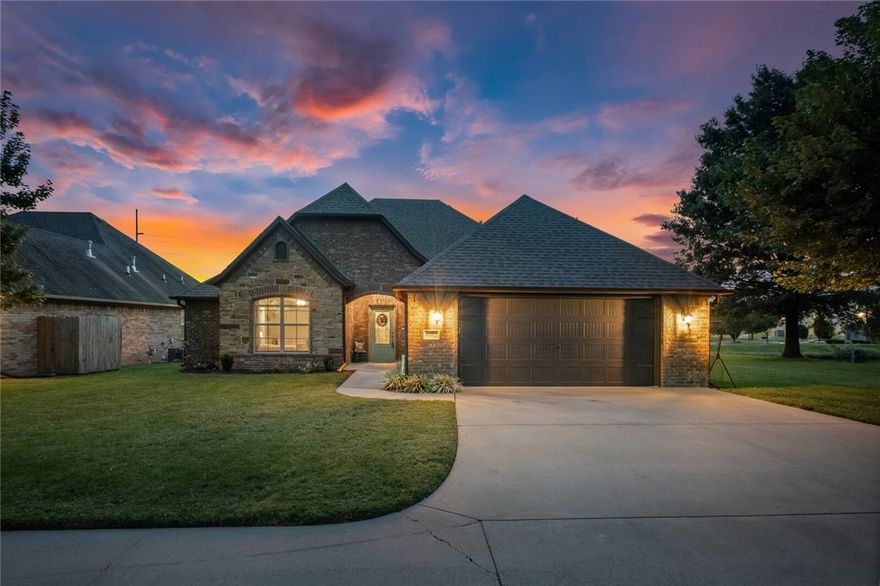 Beautiful, one-owner home in the highly sought-after Cornerstone Ridge subdivision! This single-level, 4-bedroom, 2-bath home offers an open split floor plan with hardwood floors, granite countertops, & stainless steel appliances. The spacious master suite features a tiled walk-in shower, whirlpool tub, double vanity, large walk in closet, & is complete with a peaceful view of the community fishing pond & fountain. Each spacious bedroom has a large walk in closet. The garage is equipped & wired for cable. Enjoy outdoor living on the large & extended covered patio, & oversized yard.This home is situated at the end of a quiet cul-de-sac in a cove w/ an extended private driveway & access to walking trails & fishing pond. Conveniently located near the Walmart DC  as well as many other Bentonville shopping centers and local amenities within a few miles. Neighborhood amenities include community pool w/ pavilion, 2 fishing ponds, walking trail, playground, & large community lawn areas for your enjoyment.