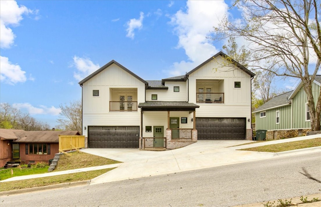 3 bed 2 bath modern townhome duplex. Near Fayetteville Square, Dickson, and the University. 10FT ceilings, walk-in closets, granite counters, and two covered balconies, are just some of the assets of this rental. Beautiful eat-in-kitchen with white tile backdrop, gas range, pantry, and more. Open-concept living room with tons of natural lighting. This one won't last long, get your application in today! First months rent is 1/2 off!! Washer & Dryer!