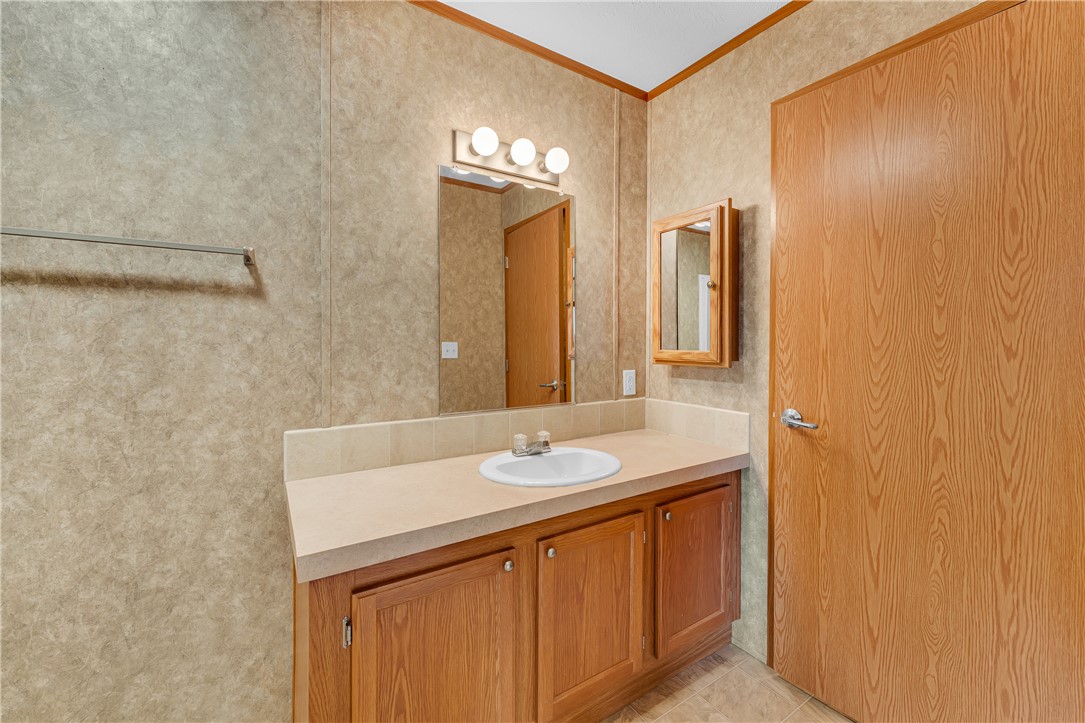 ROLLING HILLS ESTATES - Residential