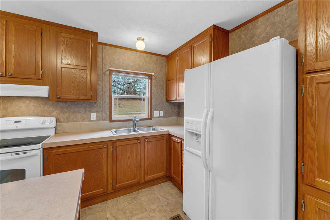 ROLLING HILLS ESTATES - Residential