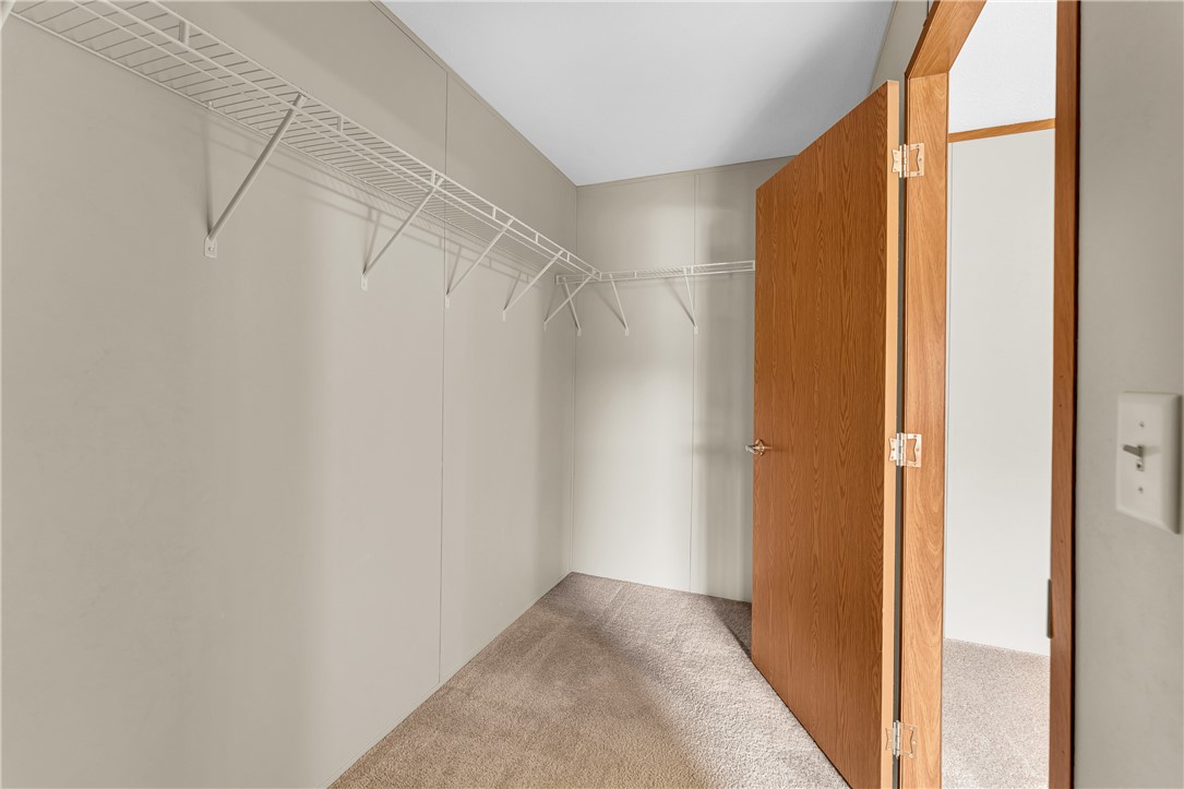 ROLLING HILLS ESTATES - Residential