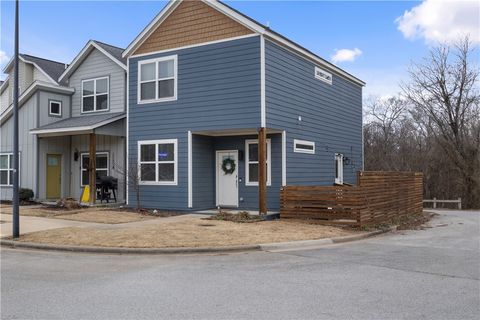 1997 S Florida Way Fayetteville AR 72701