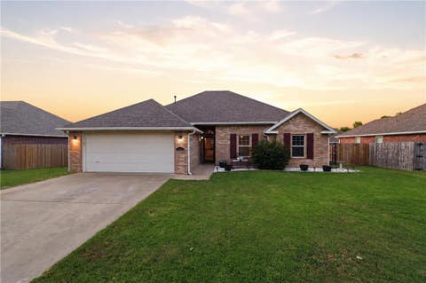 Photo of 3644 W Clearwood Drive, Fayetteville, AR 72704 (MLS # 1358801)