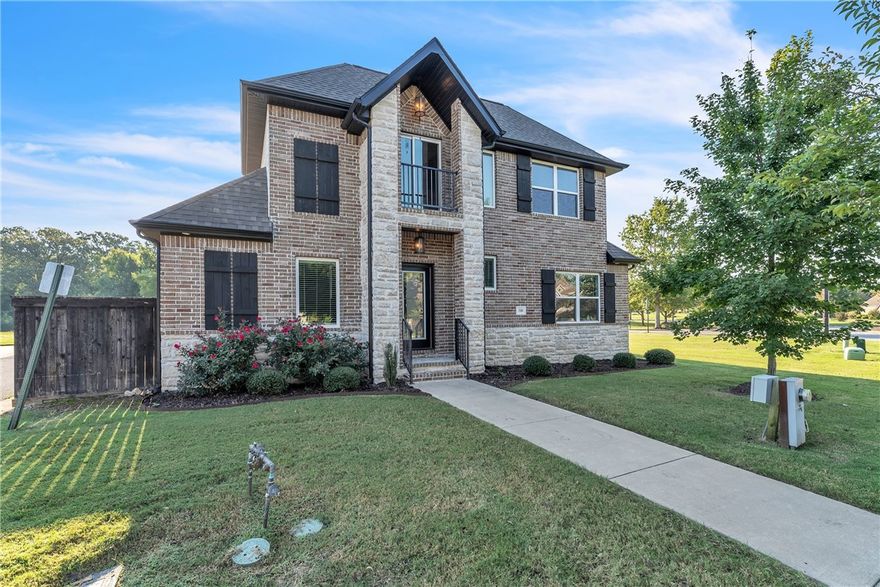 Beautiful townhome in a convenient, highly sought after area of NWA. Close to U of A, so great for students or investors! 4 bedrooms, 3.5 bath, over 2200 sqft. With new carpet and paint this property is move-in ready! Washer, dryer and appliances convey with property.