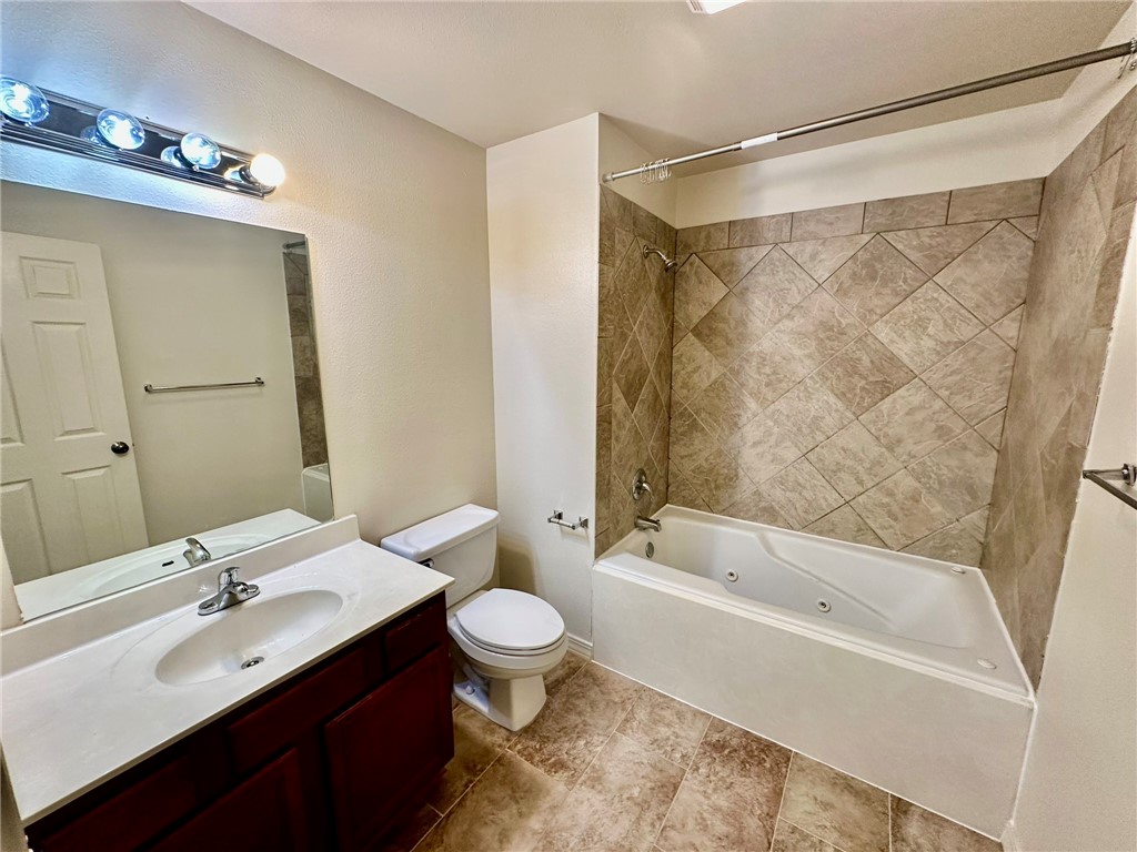 CHAMPIONS ESTATES-ROGERS - Residential Lease