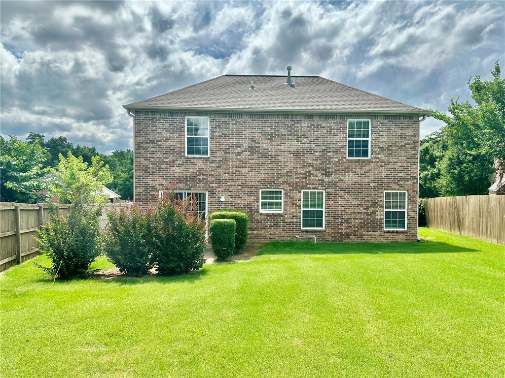 CHAMPIONS ESTATES-ROGERS - Residential Lease