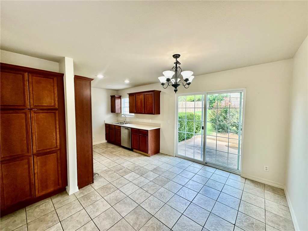 CHAMPIONS ESTATES-ROGERS - Residential Lease