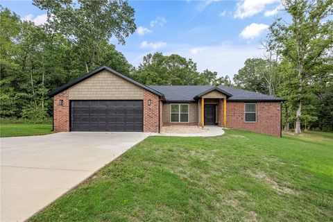 3 Bridle Circle Bella Vista AR 72715