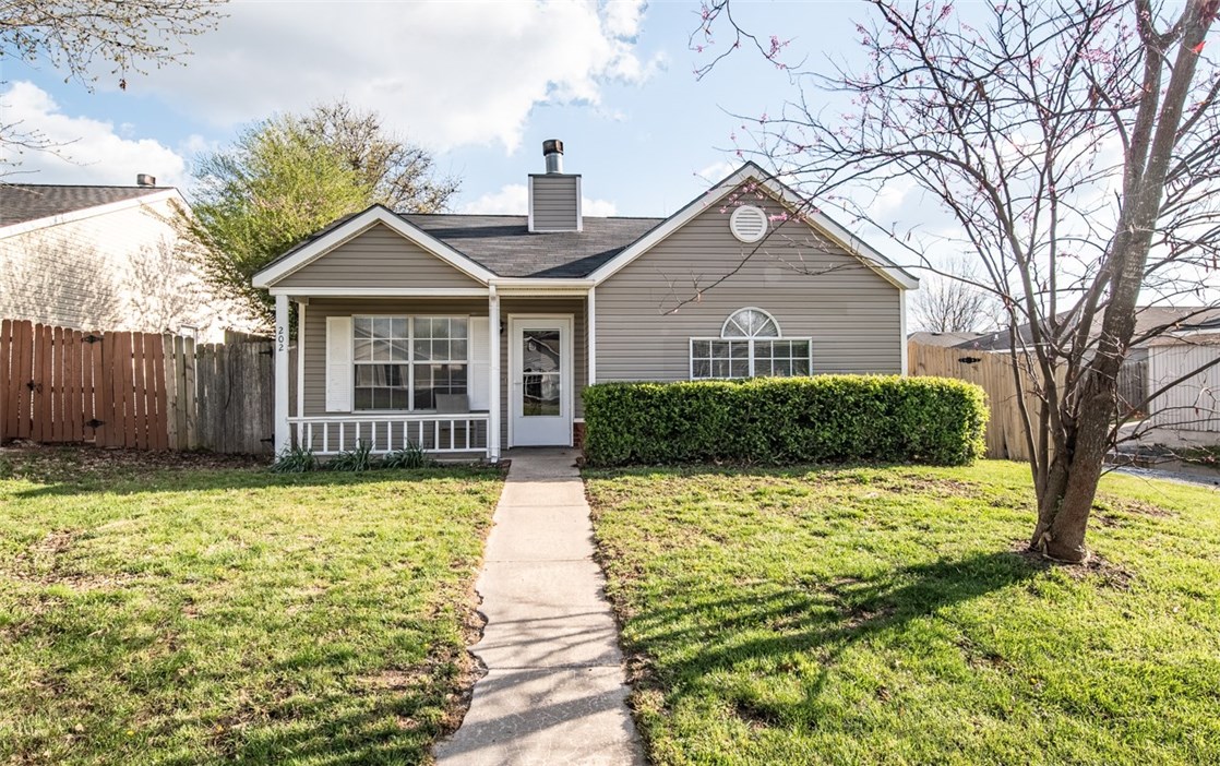Don't miss out on the Great house In the Heart of Bentonville !! New Roof in 2020.
