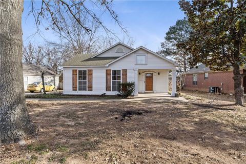Photo of 1394 N Tradition Avenue, Fayetteville, AR 72704 (MLS # 1332000)