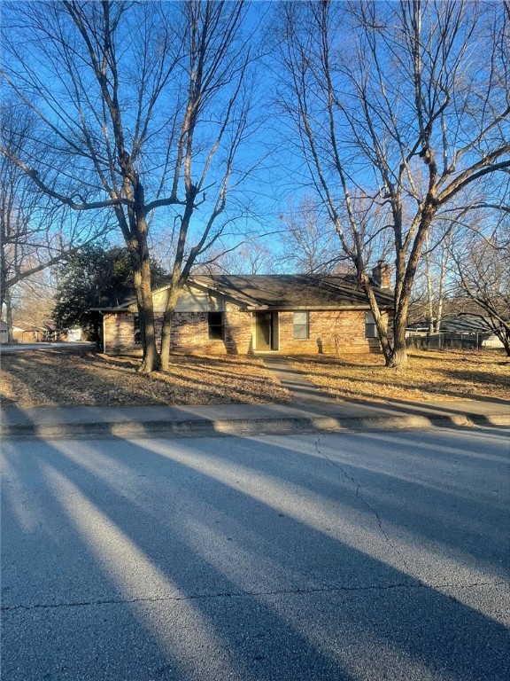 3 bedroom, 2 baths, late 1970's build in highly desirable east Fayetteville. Fayetteville public schools. Side entry garage and nice corner lot on Loxley.