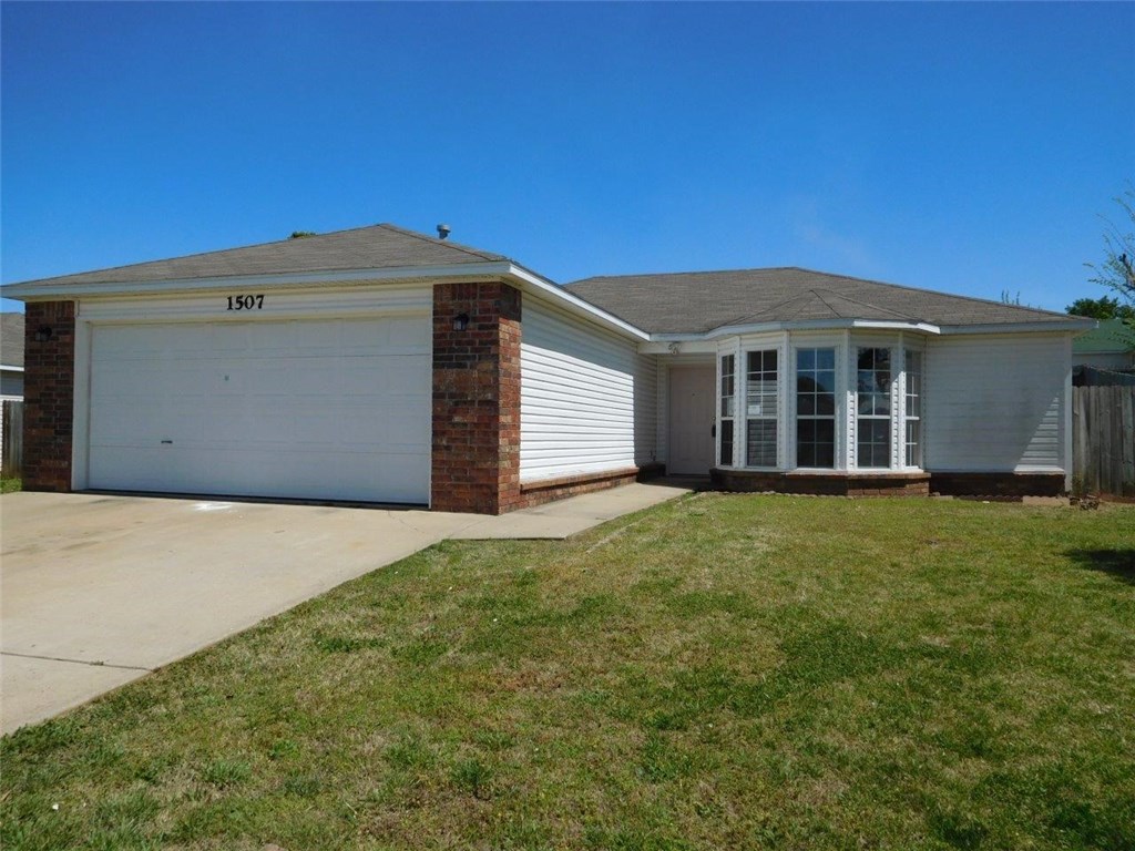 This home will not last! Close to Bayyari school and near by park, perfect starter for a family or great investment. New carpet, paint, range and dishwasher. This is a Fannie Mae Homepath property.