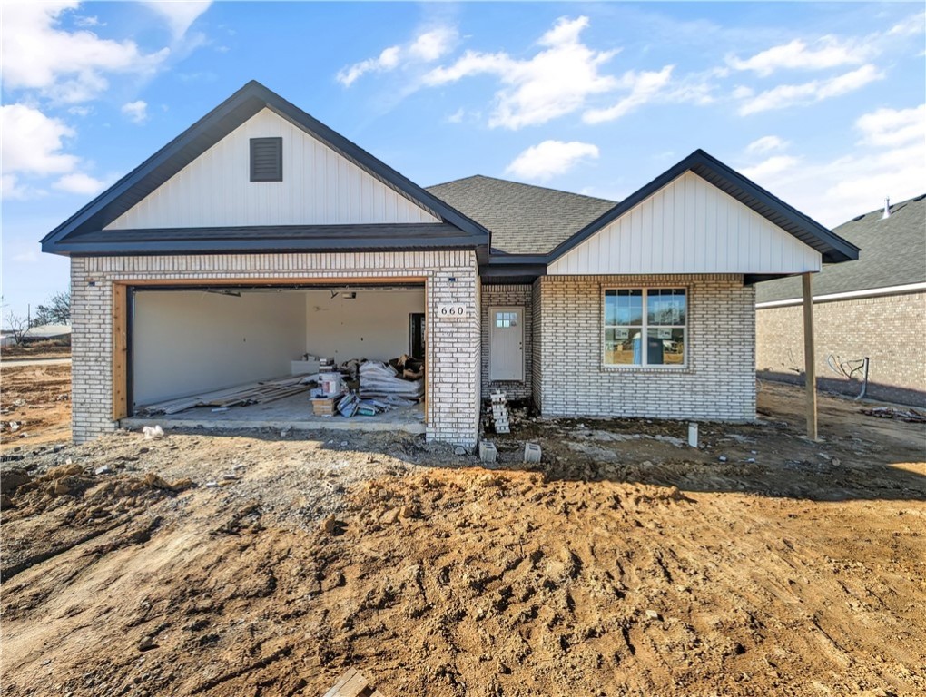 Welcome To Your Next Home! Fantastic East Facing New Build By Solid Builder In Brand New Edgewood Estates Bentonville/Centerton! Full Brick Exterior; Covered Front Porch And Back Patio w/ TV & Gas Grill Connections. 4 Beds And 2.5 Baths; Split Floorplan. Vaulted Ceiling w/ Beautiful Beam Treatments. Centered Fireplace w/ Built-ins On Either Side. Custom Cabinets And 3cm Granite Throughout. Solid Surface Main Area Flooring, Tile In Baths/Laundry, Carpet In Bedrooms. "Home Run Box" Makes Hooking Up Modems Etc A Breeze As All Cableing Runs To Central Location. Other Amenities Include Gutters, Landscaping, Blinds, Smart Thermostat, Mudbench, Ceiling Fans In All Rooms w/ 4 Disk Lights, And So Much More! Wrapping Up Jan 2024. Come See! Several Others To Choose From..Set Your Build Appt Today!
