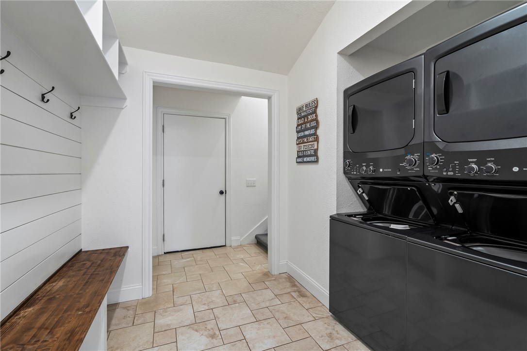 Vans Lakeside Acres Rurban - Residential