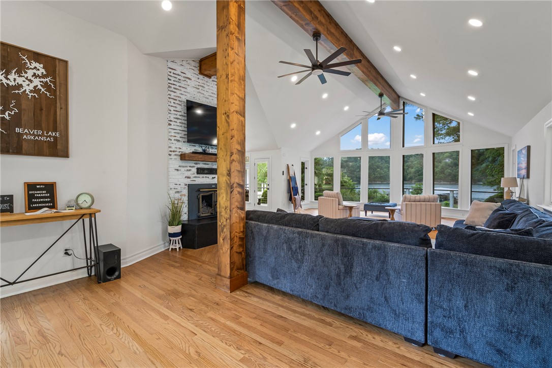 Vans Lakeside Acres Rurban - Residential