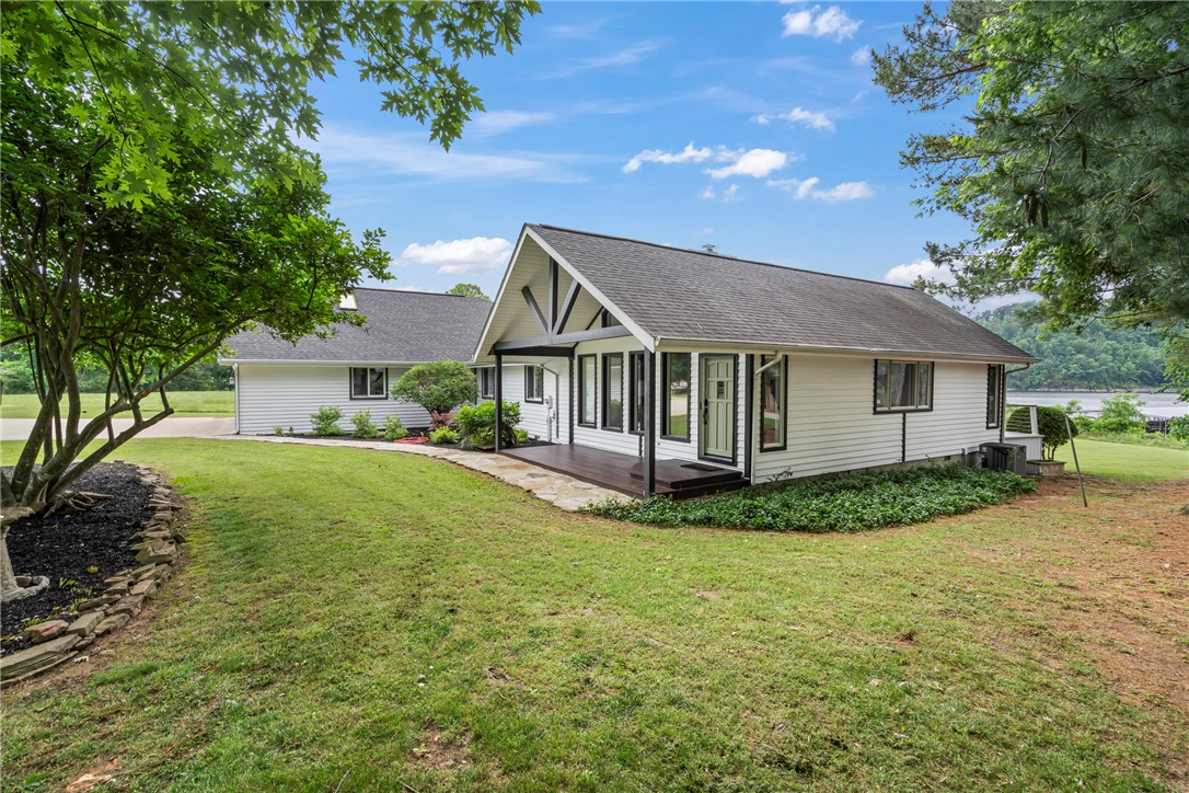 Vans Lakeside Acres Rurban - Residential