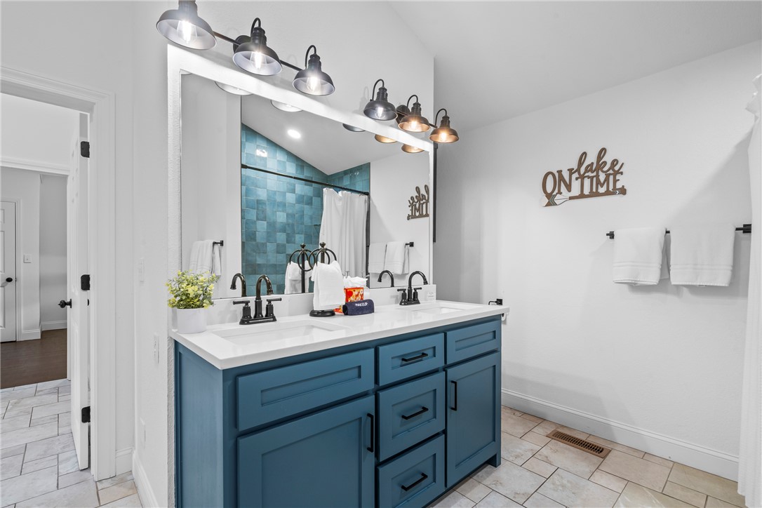 Vans Lakeside Acres Rurban - Residential
