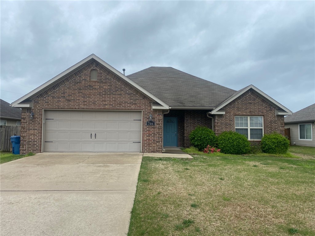 Very clean home located in Bentonville School District. This home has new carpet, ceiling fans, new kitchen light fixtures, new quartz countertops in the bathrooms, and new deck to enjoy the spacious backyard. Tenant will be responsible for utilities and law maintenance.