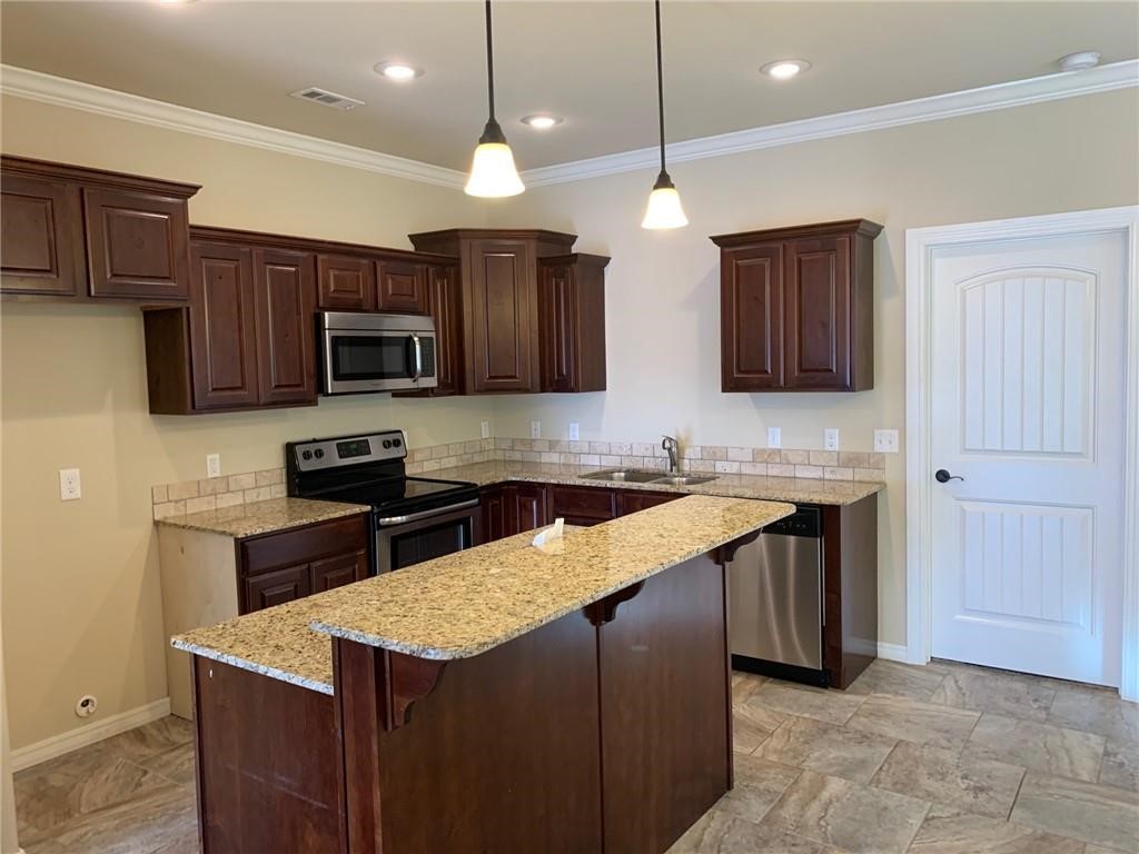 Holcomb Heights - Residential Lease