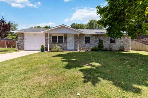 Photo of 703 Thomas Boulevard, Springdale, AR 72762 (MLS # 1349674)