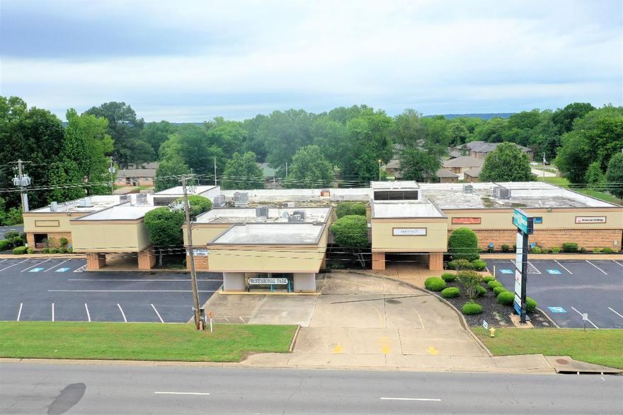Highly sought after location, conveniently located in the heart of Russellville's bustling business district. Currently leased to multiple medical professionals. Space just came available so your business could move right in.