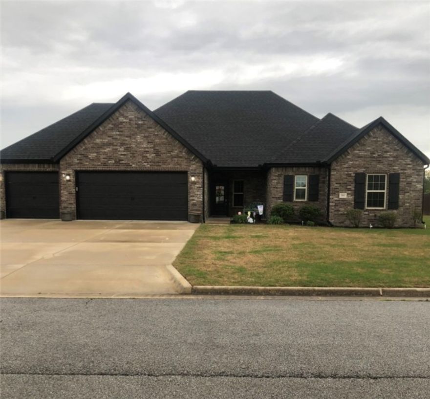 4 bed, 2 bath, 3 car garage, stainless steel appliances, granite countertops, gas cooktop, wood floors, panty, outbuilding/shed, extended patio, large fenced yard. No smoking property. Pets negotiable.