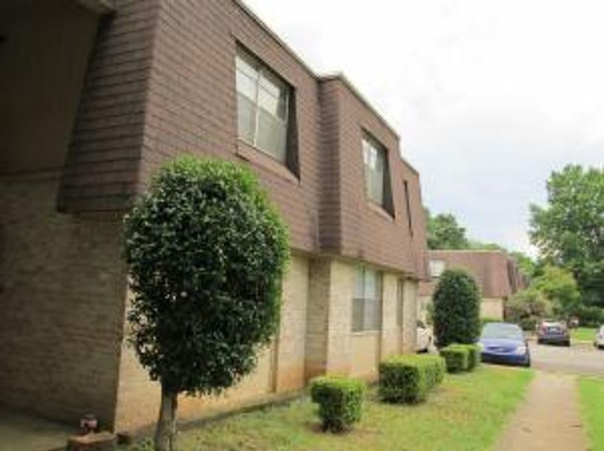 Great Investment property! 40 unit apartment complex with many UPDATES! Very low vacancy rate and over $227,000 in potential annual income. Don't miss your chance to be your own boss!
