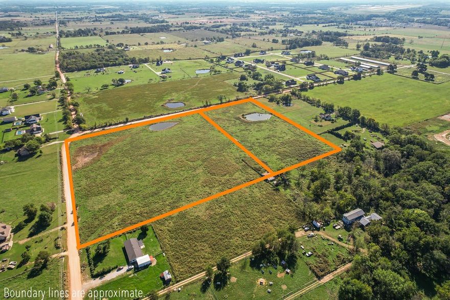 Nearly 22 Acres in the Bentonville School District, just outside city limits. Water and electric on site. Many possibilities including Agri, Development Potential (think 1 Acre Estate Lots), OR build your dream home and enjoy the privacy and freedom of rural living without sacrificing proximity to shopping, schools, dining, and all the vibrant amenities Bentonville has to offer.  Easy access to Bentonville, Decatur, Gentry, and XNA. Buyers to verify all Utilities to their own satisfaction.