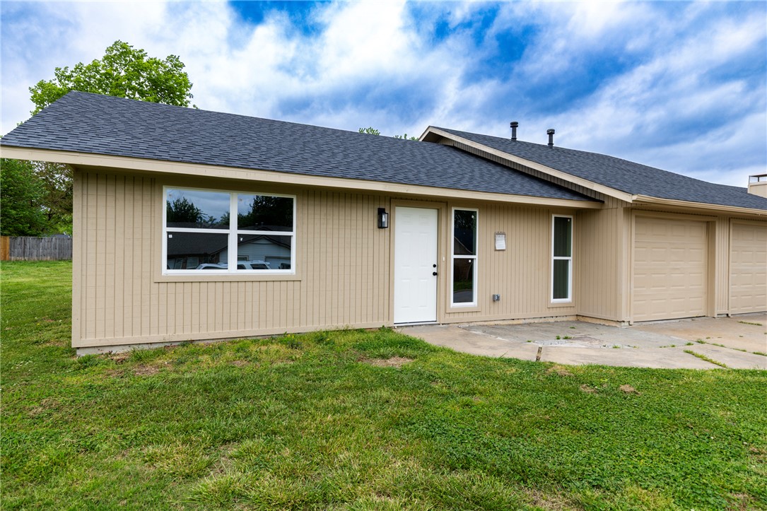 Centennial Acres Unit 04-Rogers - Residential Lease