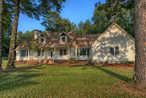 This Gorgeous Southgate home features a top notch kitchen with beautiful granite counters, bright white shaker style cabinetry & stainless appliances!3 bedrooms, 2.5 baths, 2 living areas and the sun room on the back is the perfect place to watch the birds across your private 2 acre corner lot! Roof and HVAC are only a few years old, fresh paint, new flooring, remodeled bathrooms & a 2 car garage!
