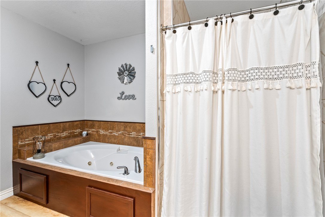 23-17-33-RURAL - Residential